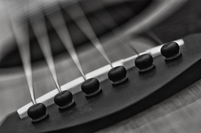 when to change acoustic guitar strings